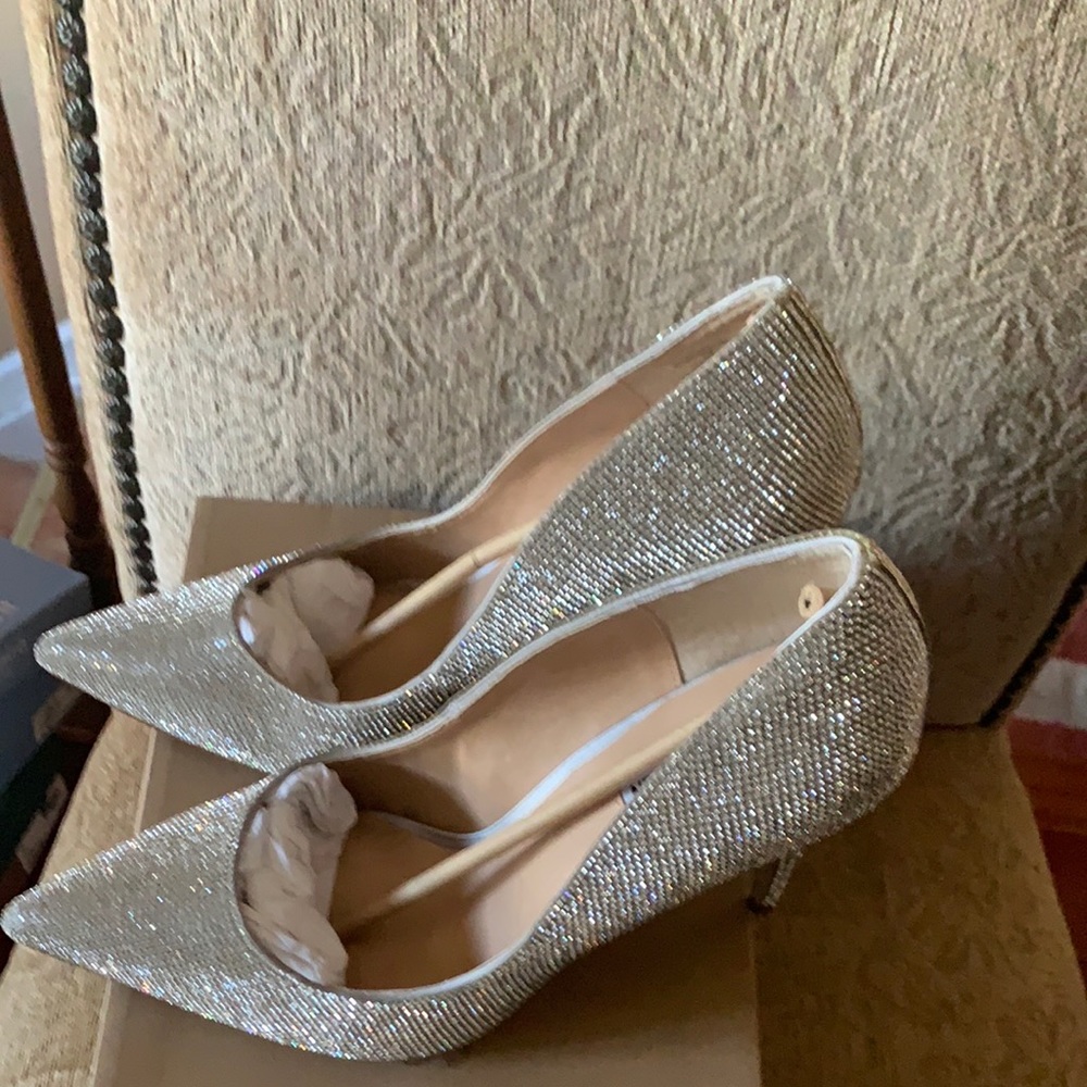 Steve Madden, Daisie Classic Pumps